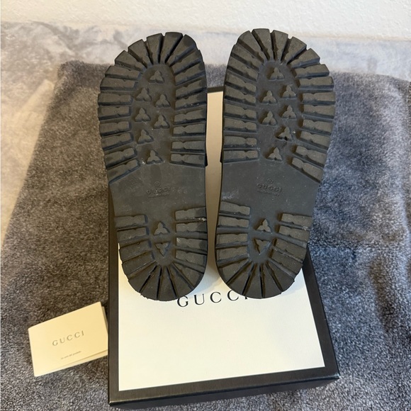 Authentic Gucci slides - w/ original box - Picture 4 of 8